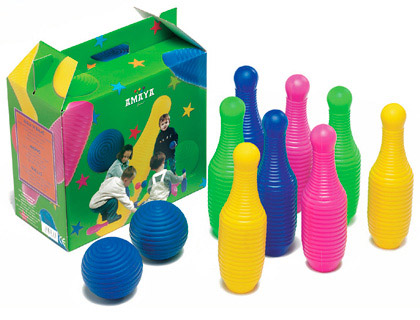 AMAYA - Bolo de polietileno alto 26 cm incluye 8 bolos y 2 pelotas (Ref. 439455)