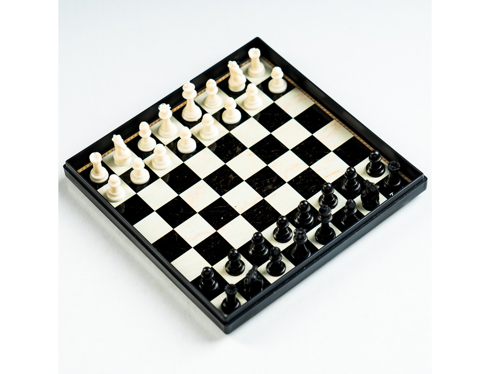 FOURNIER - JUEGOS DE MESA AJEDREZ magnético 20X16 1X2,2 (Ref.28982)