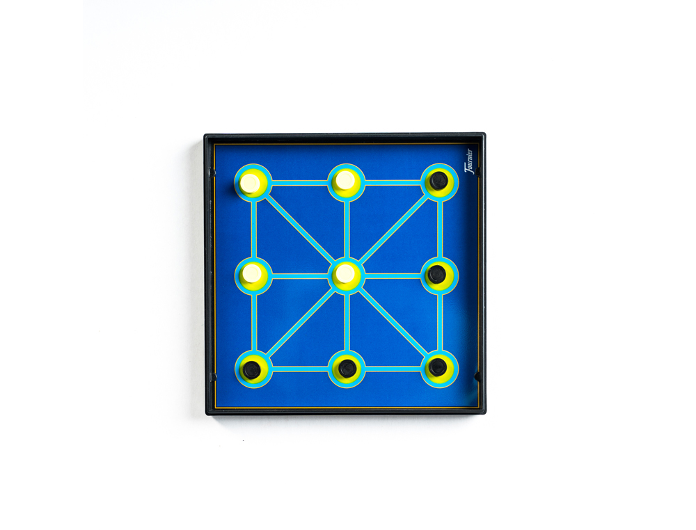 FOURNIER - JUEGOS DE MESA TRES EN RAYA magnético 20X16,1X2,5 (Ref.32843)