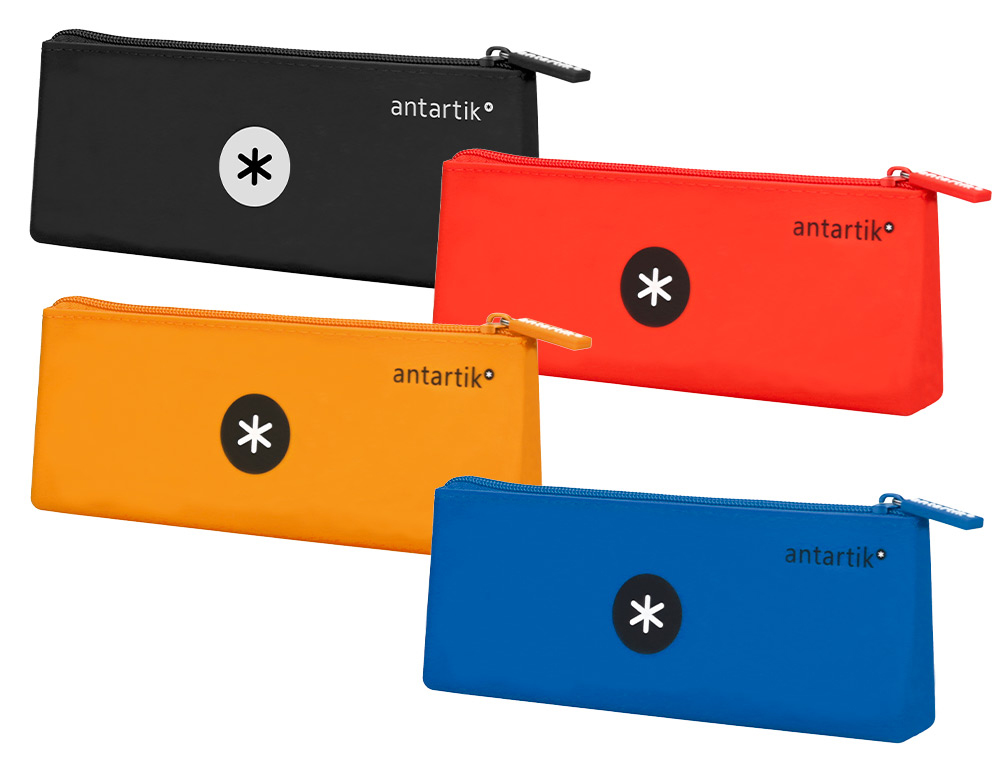 ANTARTIK - BOLSO ESCOLAR PORTATODO SILICONA TRIANGULAR COLORES SURTIDOS INTENSOS AZUL MOSTAZA NEGRO Y ROJO (Ref.TK59)