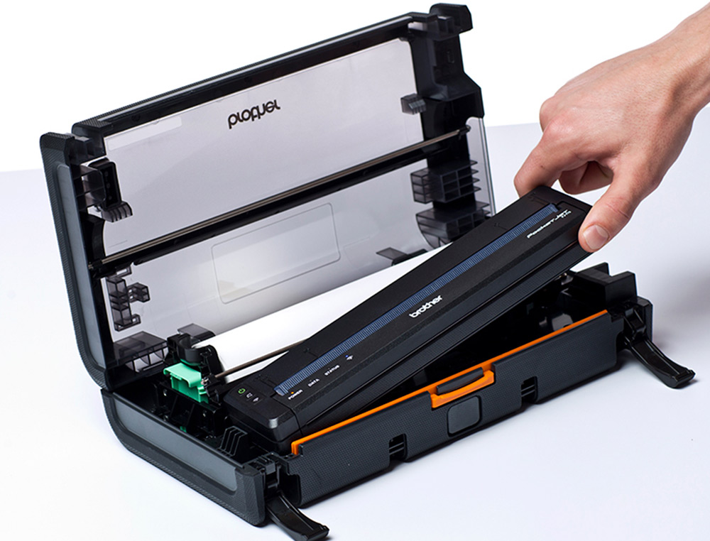 BROTHER - Estuche en PVC para impresora y rollo, apto para instalacion en vehiculos o portabilidad (Ref.PARC001)