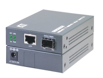 KTI NETWORKS - KTI PoE/PD 1000T to 1000SX Fiber media converter (Ref.KGC-352-SX)