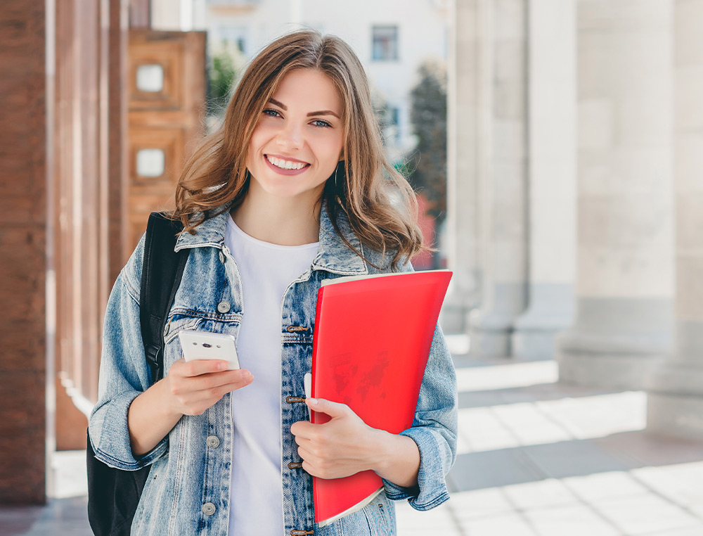 LIDERPAPEL - CARPETA ESCAPARATE 40 FUNDAS POLIPROPILENO DIN A3 ROJO TRANSLUCIDO (Ref.EC51)