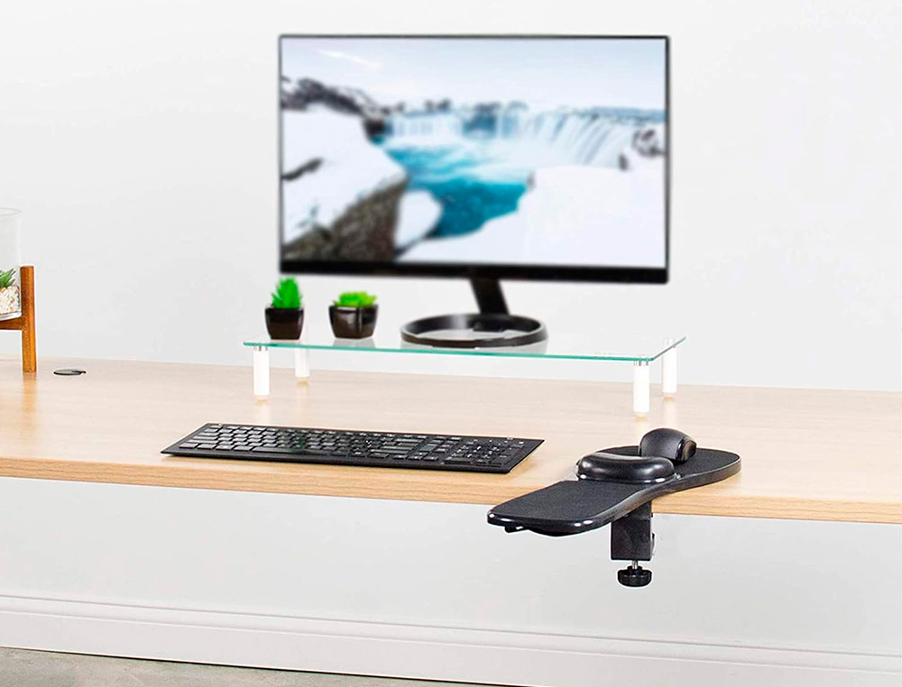 Q-CONNECT - REPOSABRAZOS ERGONOMICO CON ALFOMBRILLA DE RATON Y APOYO DE MUÑECA COLOR NEGRO 220X140X480 MM (Ref.KF16947)