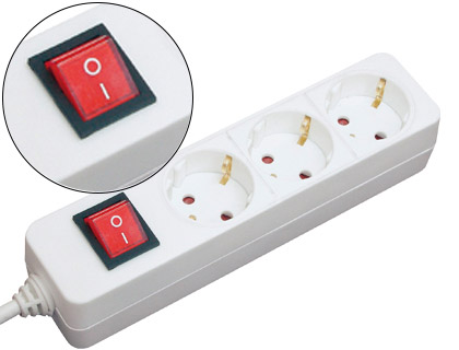 [2075668] MEDIARANGE - REGLETA 3 TOMAS BLANCA CON INTERRUPTOR LONGITUD CABLE 1,4M (Ref.MRCS205)