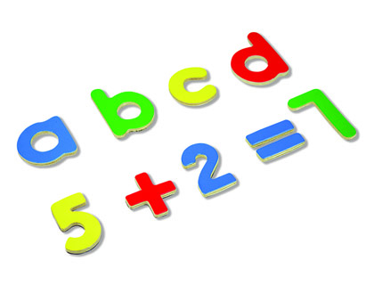 [2068299] ANDREUTOYS - Juego letras y numeros magneticos 75 piezas 20,6x19x4,5 cm (Ref. 16202)