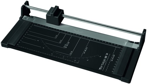 VANTAGE BY NOVUS DAHLE - CIZALLA de RODILLO VANTAGE 50 A4
Corte: Longitud 320mm y capacidad 0,5mm ± 5h (Ref.40050-20059)